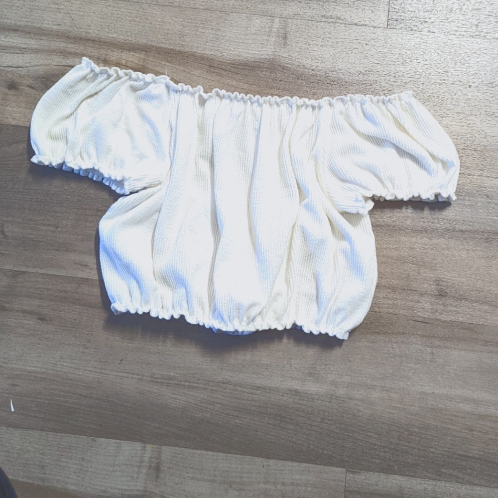 White Puffy Off the Shoulder Peasant Crop Top